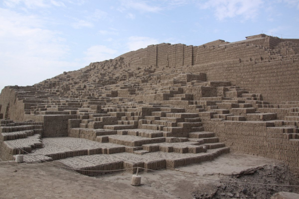 lima-huaca-pucllana-1d